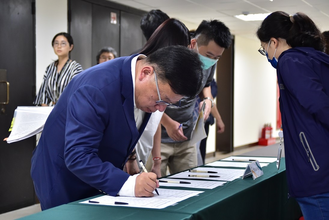 労働部李俊俋政務次長が上映会に出席、ともに労働者の権利の平等に取り組む