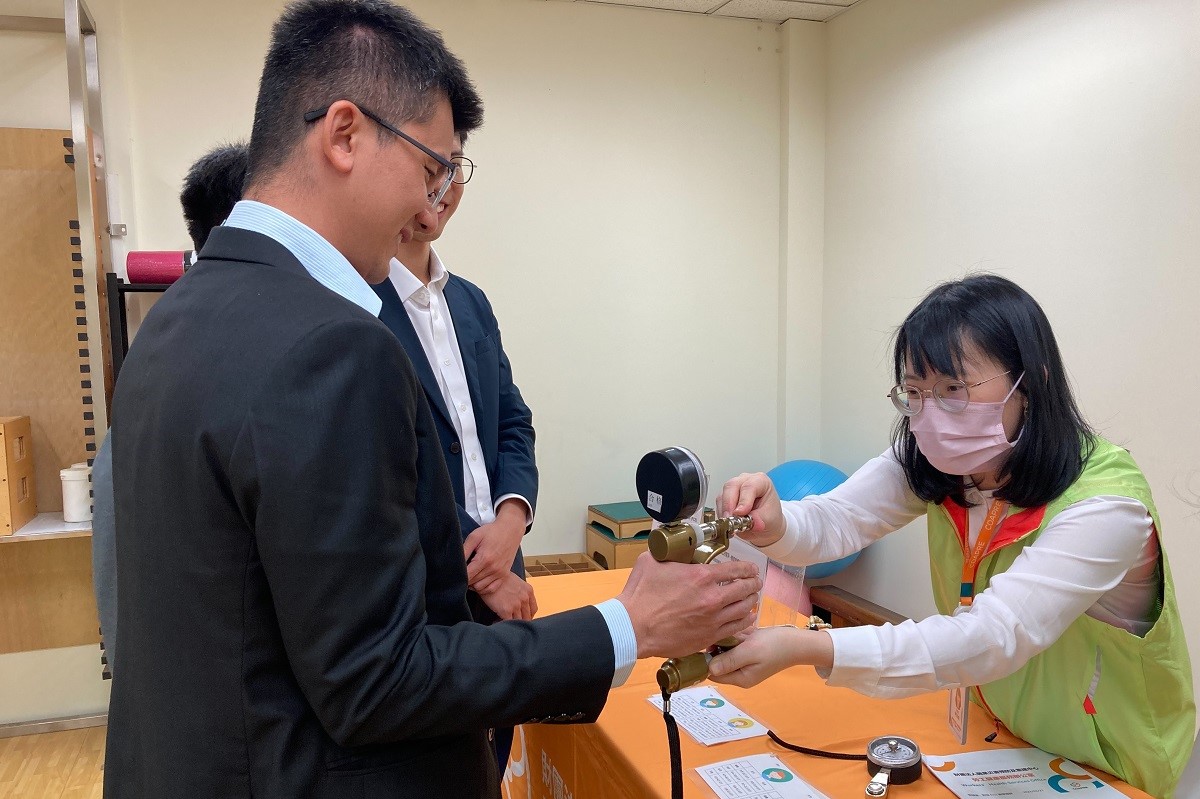 “Hand Dynamometer” for assessing upper limb grip strength