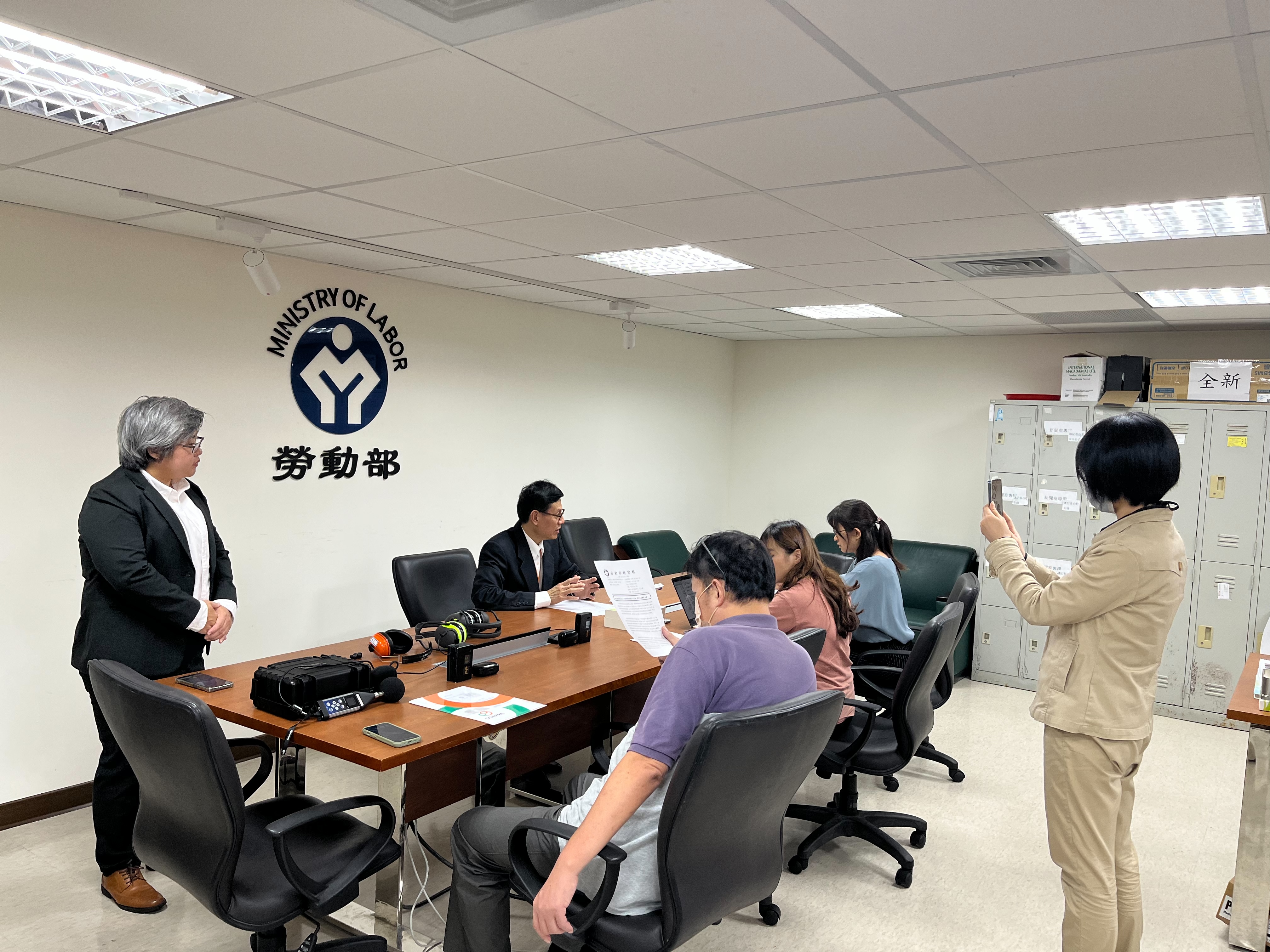 The Ministry of Labor (MOL) held a routine press conference and online briefing on November 12 featuring a presentation of important achievements by COAPRE.