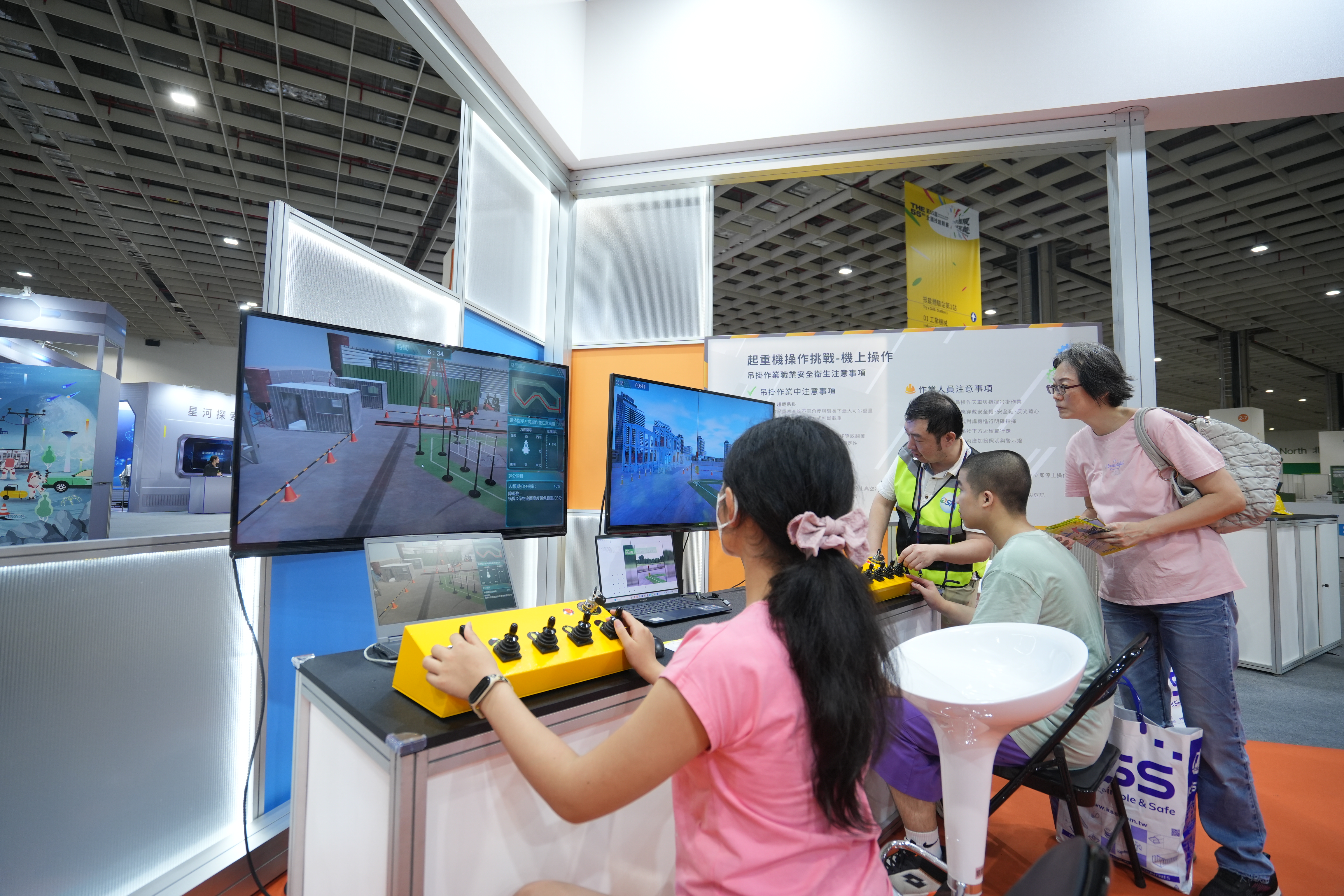 起重機吊掛作業技能檢定專用模組1:1移至本館展示,向下紮根至兒童及青少年。