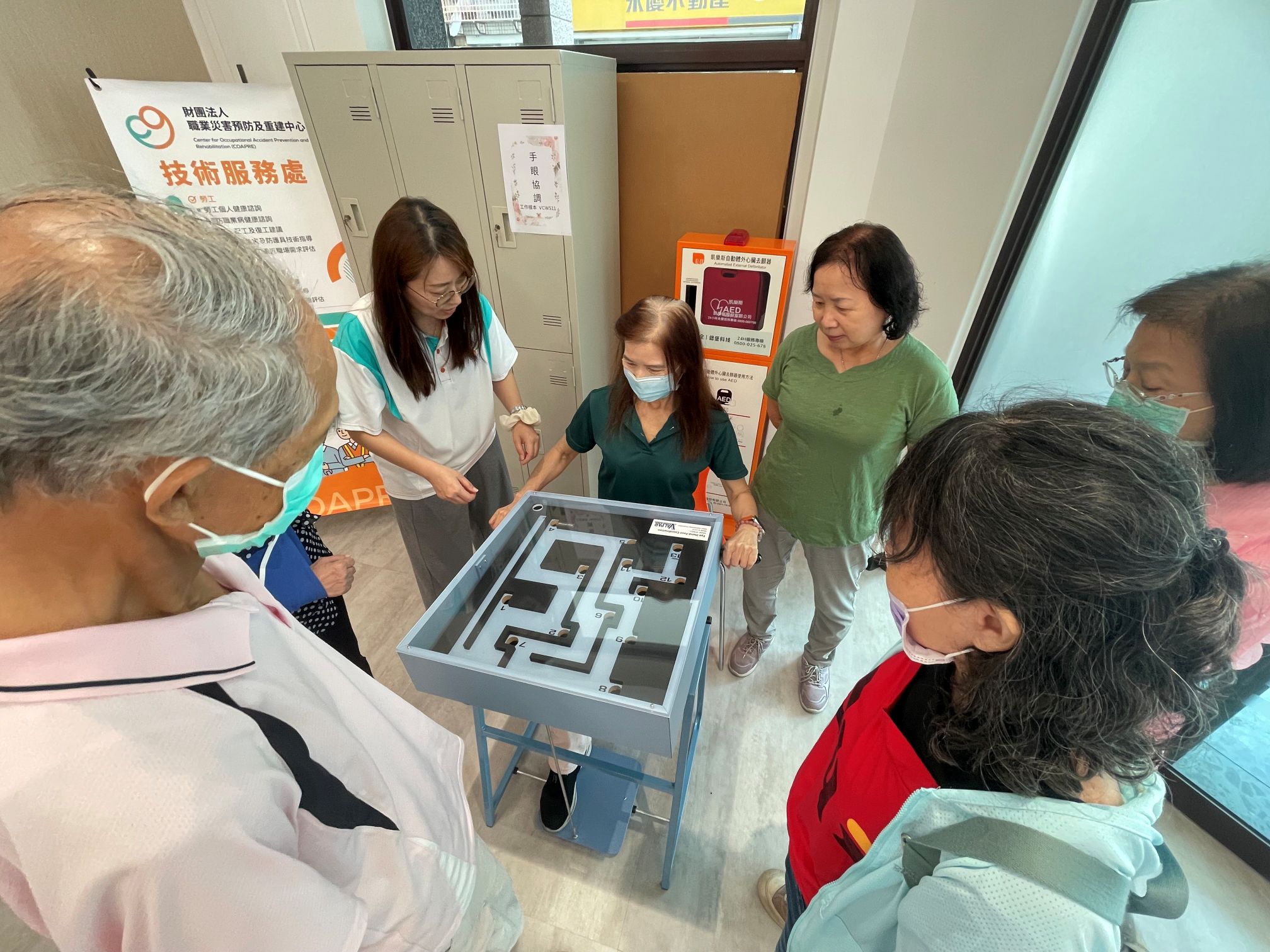 透過互動操作眼手腳同步訓練組，體驗手眼協調與動態反應能力。(115/5/27)